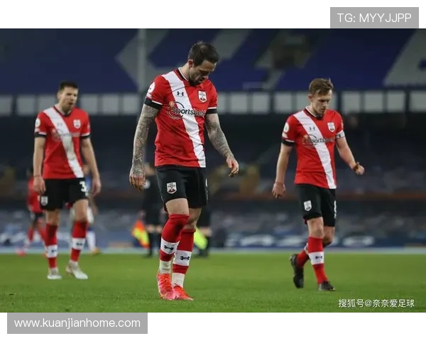 南安普顿主场迎战曼彻斯特球队争夺英超积分大战精彩回顾